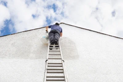 Peinture extérieure à Étel — façades et ravalement